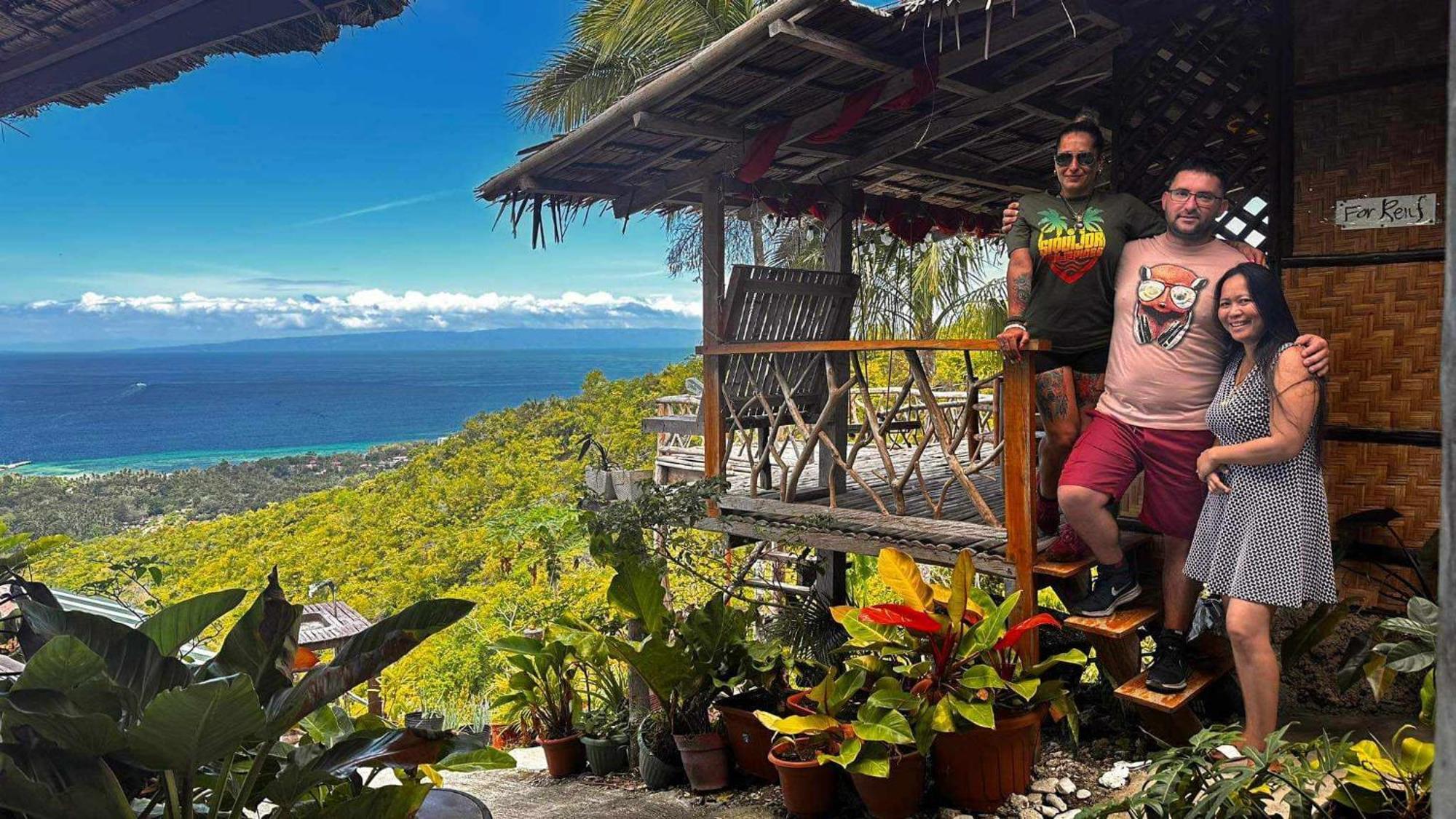 Thornton'S Sea View Cafe & Guesthouse Siquijor Dış mekan fotoğraf